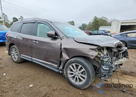 2015 Nissan Pathfinder S z USA, uszkodzony, nr VIN 5N1AR2MN8FC607536